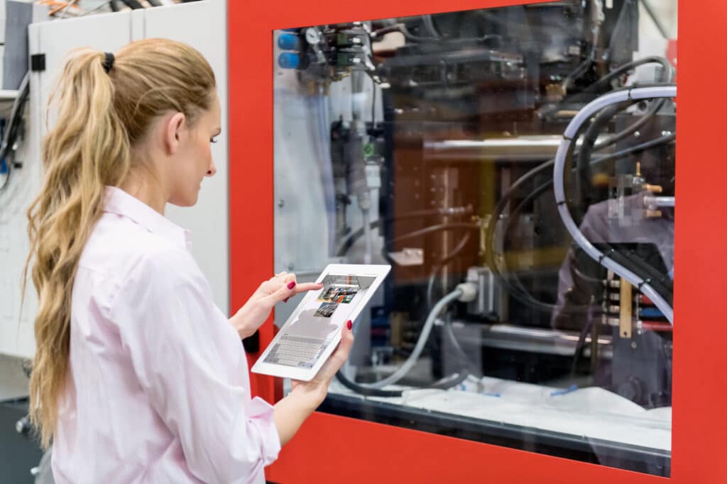 cropped Frau mit instructor scaled 1 1024x683 2    1